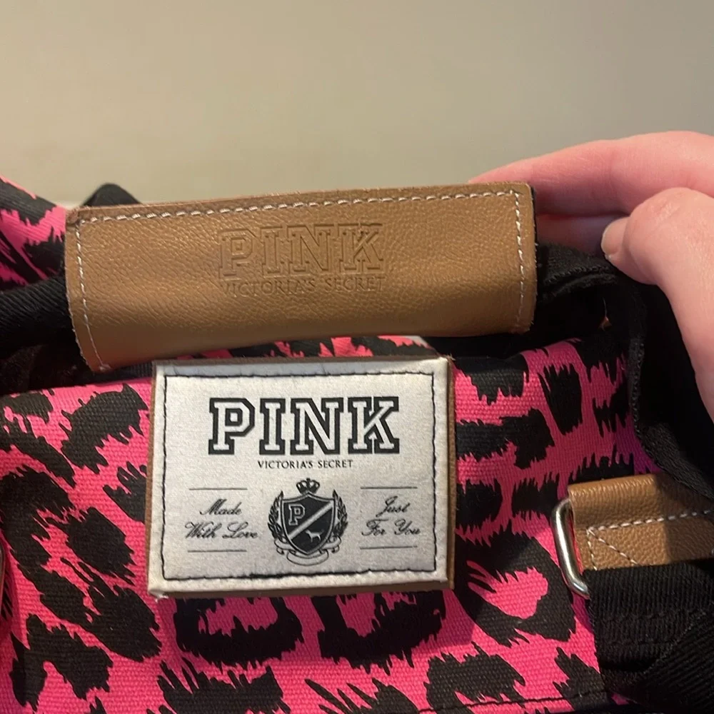 Vintage PINK Victorias Secret Travel Luggage in Pink Leopard Print - Picture 6 of 16